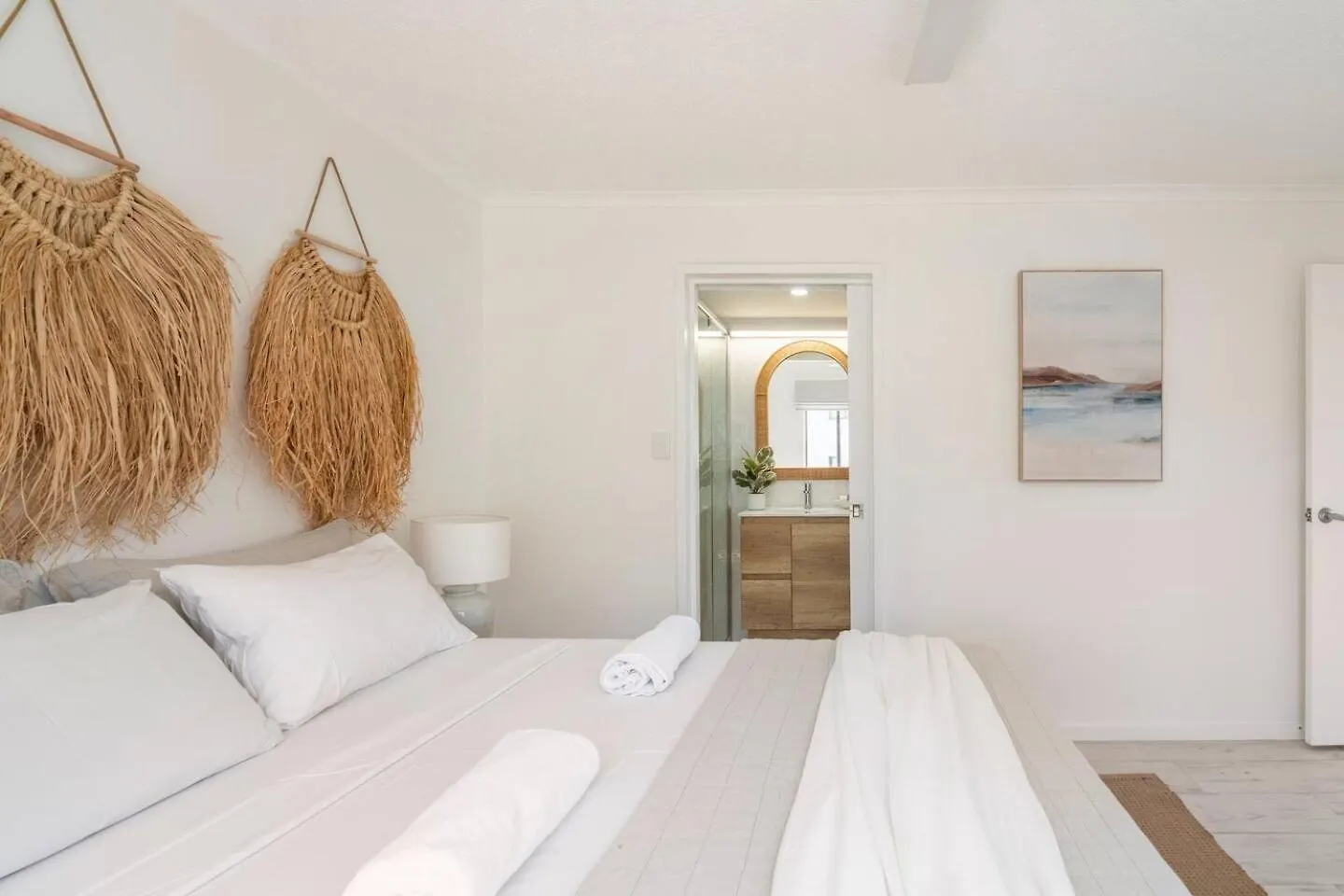 *** Resort Kalua Holiday Apartments Maroochydore Australia