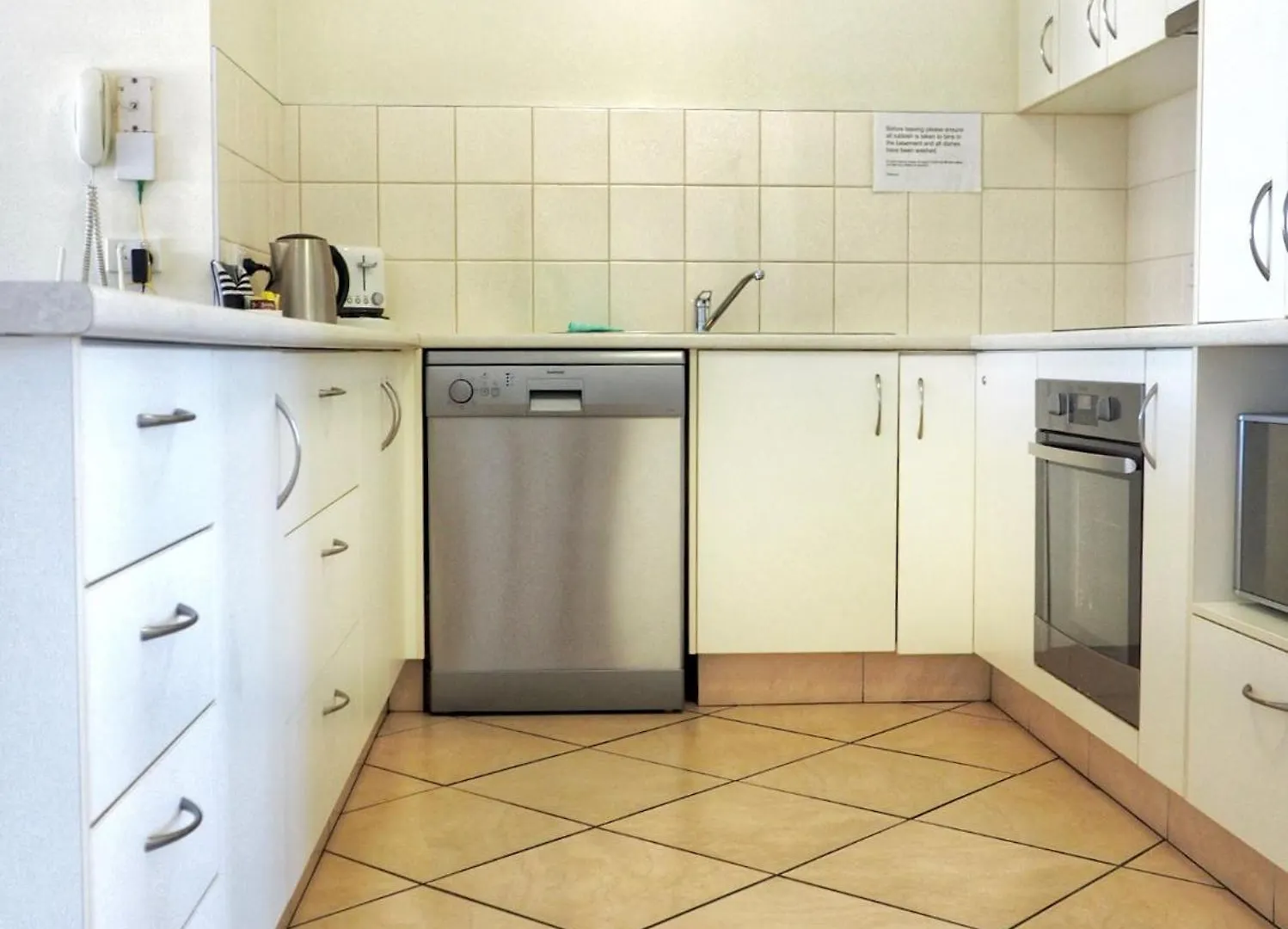 Resort Kalua Holiday Apartments Maroochydore