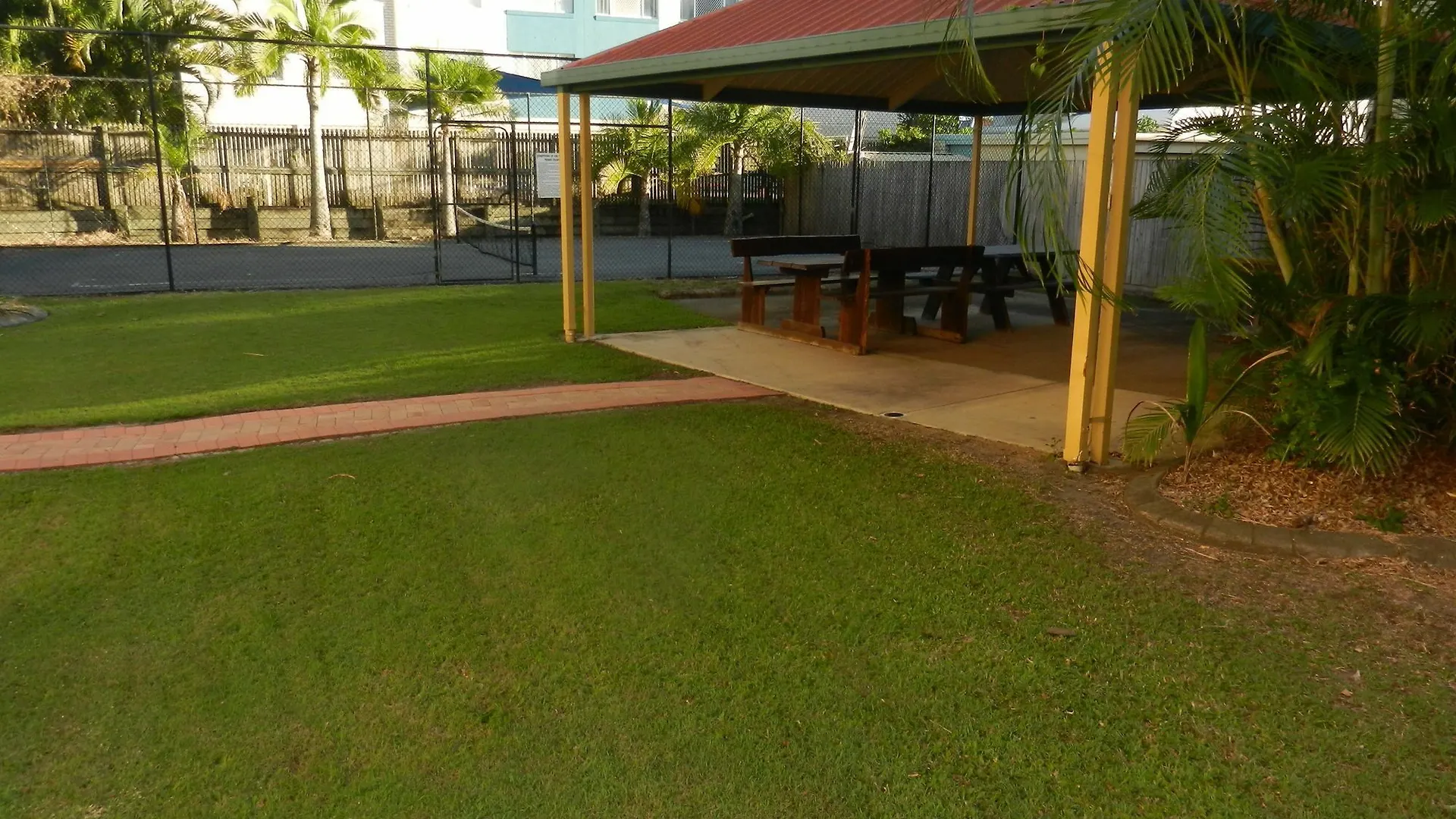 Resort Kalua Holiday Apartments Maroochydore